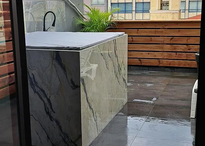 Pietra Mare Alojamento de Acomodação e Pequeno-almoço Patras